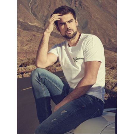 Kanumera T-shirt Attack of the Sharks